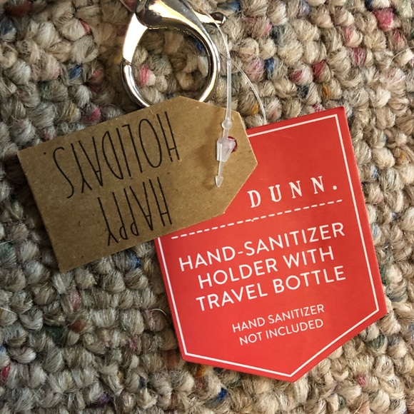 🆕 Rae Dunn MERRY CHRISTMAS Hand Sanitizer Travel Set - Picture 5 of 8